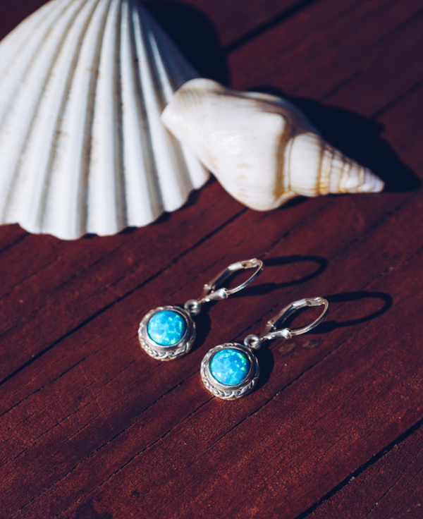 Atoll Clasp Earring - SILVER with BLUE OPAL